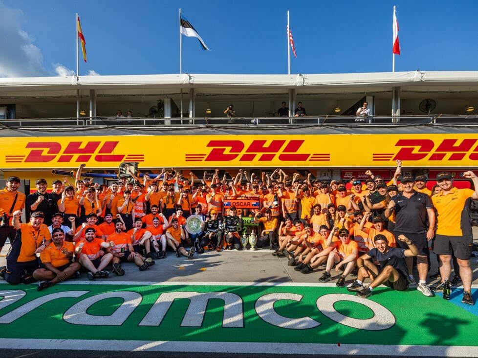 McLaren-Teamfoto nach dem Doppelsieg beim Formel-1-Rennen in Ungarn 2024