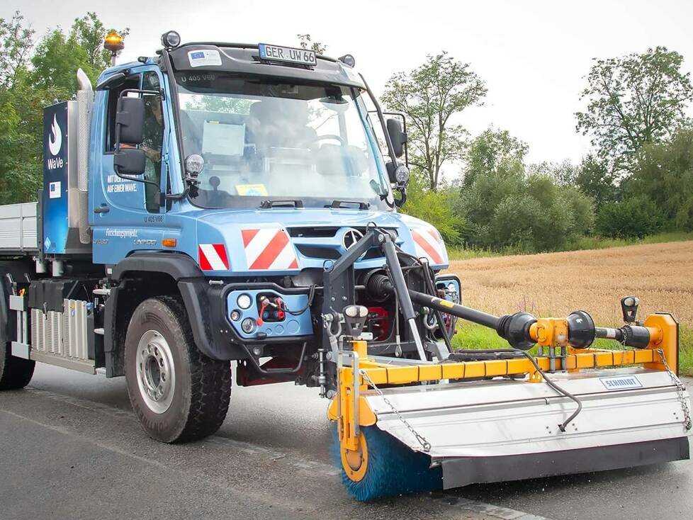Unimog trifft Raupe: Erfolgreiches Entwicklungsprojekt für Wasserstoff-Verbrennungsmotor