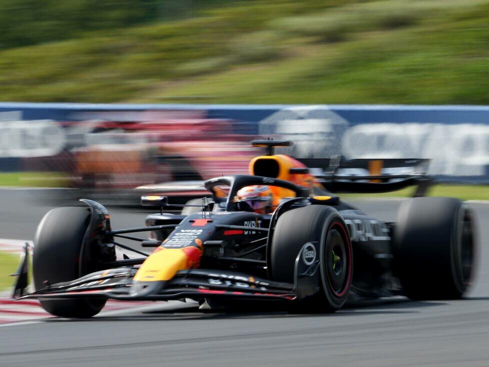 Max Verstappen im Red Bull RB20 beim Formel-1-Rennen in Ungarn 2024
