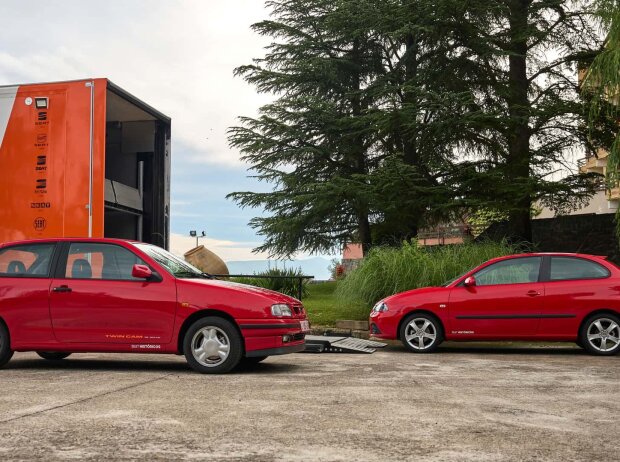 Seat Ibiza der zweiten und dritten Generation, neben dem SEAT Históricos Truck Seat Ibiza der zweiten und dritten Generation, neben dem SEAT Históricos Truck