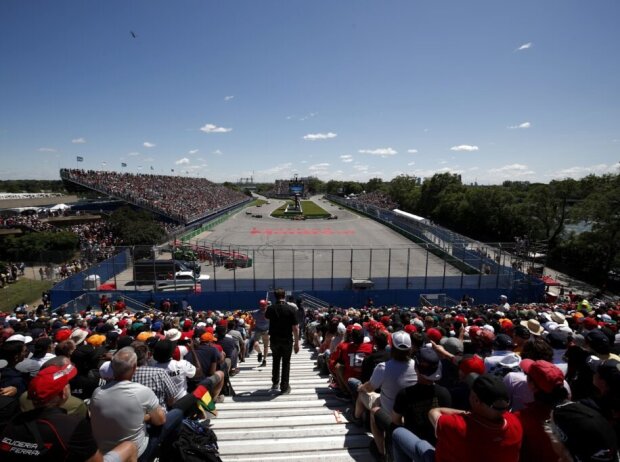 Circuit Gilles Villeneuve: Blick von der Tribüne 15 auf die Haarnadelkurve Circuit Gilles Villeneuve: Blick von der Tribüne 15 auf die Haarnadelkurve
