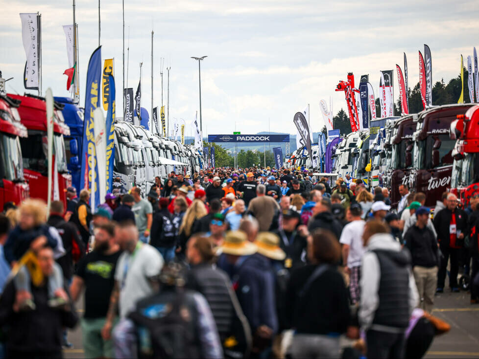 Fans beim ADAC truck Grand Prix am Nürburgring