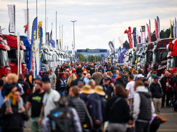 Am Nürburgring waren 130.000 Fans am Wochenende Am Nürburgring waren 130.000 Fans am Wochenende