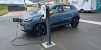Dacia Spring an der Ladestation