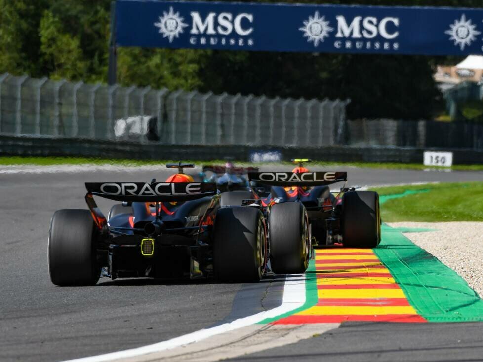 Sergio Perez, Max Verstappen