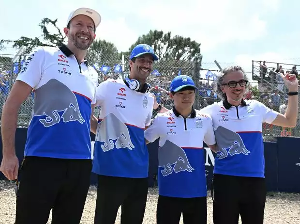 Peter Bayer mit Daniel Ricciardo, Yuki Tsunoda und Laurent Meckies Titel-Bild zur News: Peter Bayer mit Daniel Ricciardo, Yuki Tsunoda und Laurent Meckies