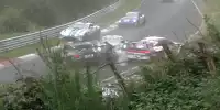 Dieser Unfall riss den Walkenhorst-Aston-Martin und zwei Porsche bereits in der ersten Runde aus dem Rennen