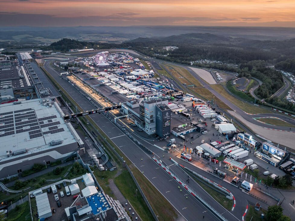 Das Fahrerlager bei den 24h Nürburgring 2024