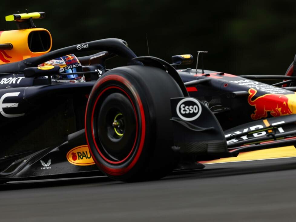 Sergio Perez im Red Bull RB20 beim Formel-1-Rennen in Belgien 2024