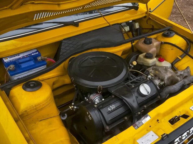 Motorraum des Audi 50 Motorraum des Audi 50