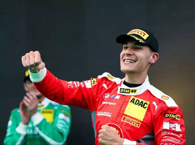 Sheldon van der Linde hat allen Grund zur Freude Titel-Bild zur News: Sheldon van der Linde hat allen Grund zur Freude