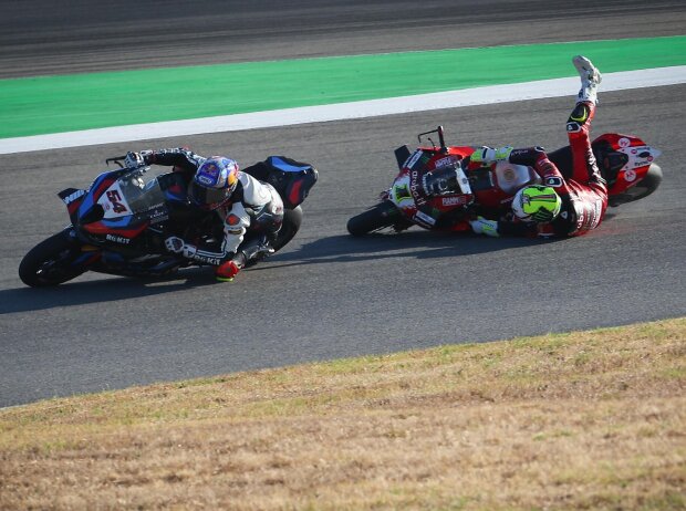 Toprak Razgatlioglu; Alvaro Bautista Toprak Razgatlioglu; Alvaro Bautista