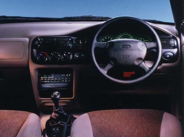 Ford Escort (1995) Ford Escort (1995)