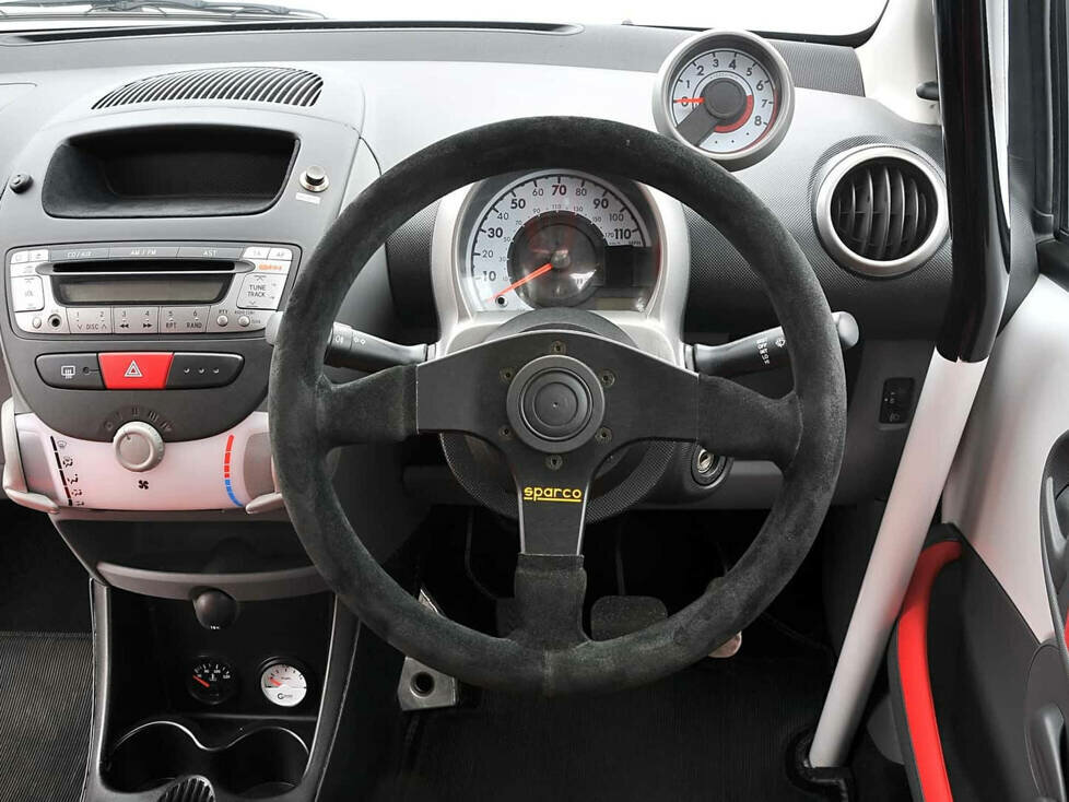 Cockpit des Toyota Aygo Crazy Concept (2008)