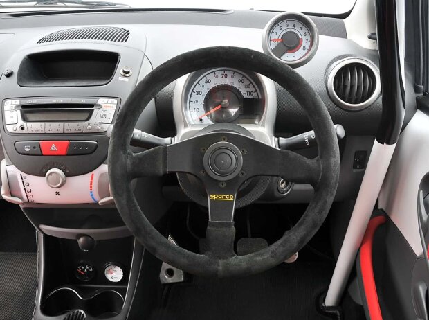 Cockpit des Toyota Aygo Crazy Concept (2008) Cockpit des Toyota Aygo Crazy Concept (2008)