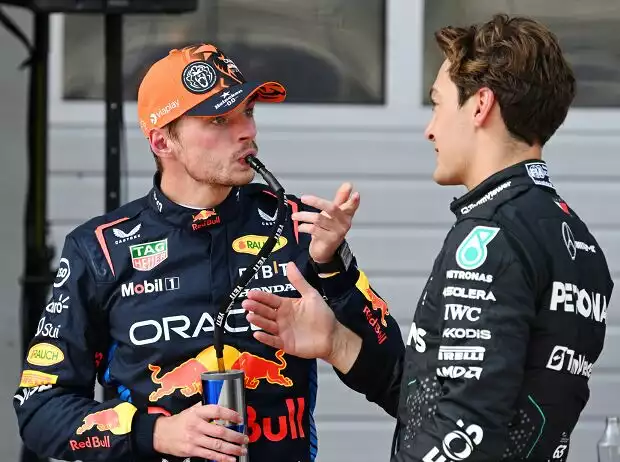 Titel-Bild zur News: Max Verstappen (Red Bull) und George Russell (Mercedes) beim Formel-1-Rennen in Österreich 2024