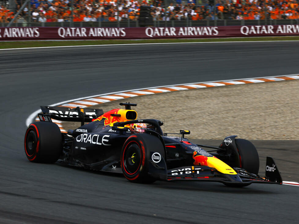 Max Verstappen (Red Bull RB20) beim Formel-1-Rennen in Zandvoort 2024