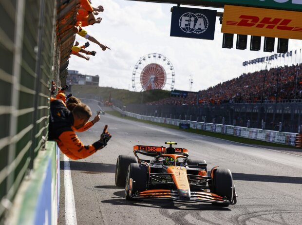 Gegen McLarens Pace war am Sonntag kein Kraut gewachsen: Norris jubelt Gegen McLarens Pace war am Sonntag kein Kraut gewachsen: Norris jubelt