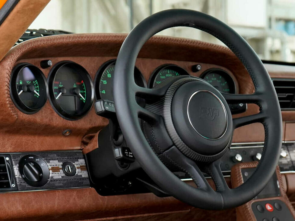 Cockpit des Ruf Rodeo