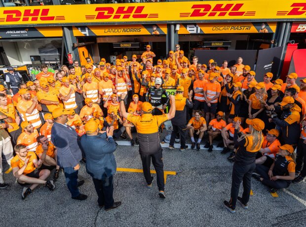 Jubel in Papaya: Zak Brown hat aus McLaren wieder ein Spitzenteam geformt Jubel in Papaya: Zak Brown hat aus McLaren wieder ein Spitzenteam geformt