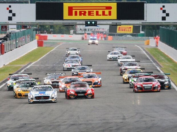 Start des ADAC GT Masters 2015 in Spa-Francorchamps Start des ADAC GT Masters 2015 in Spa-Francorchamps