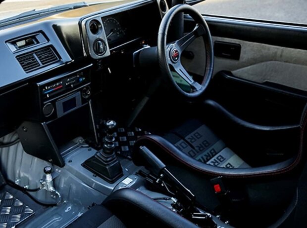 Cockpit des Toyota Corolla Levin AE86 BEV Concept Cockpit des Toyota Corolla Levin AE86 BEV Concept