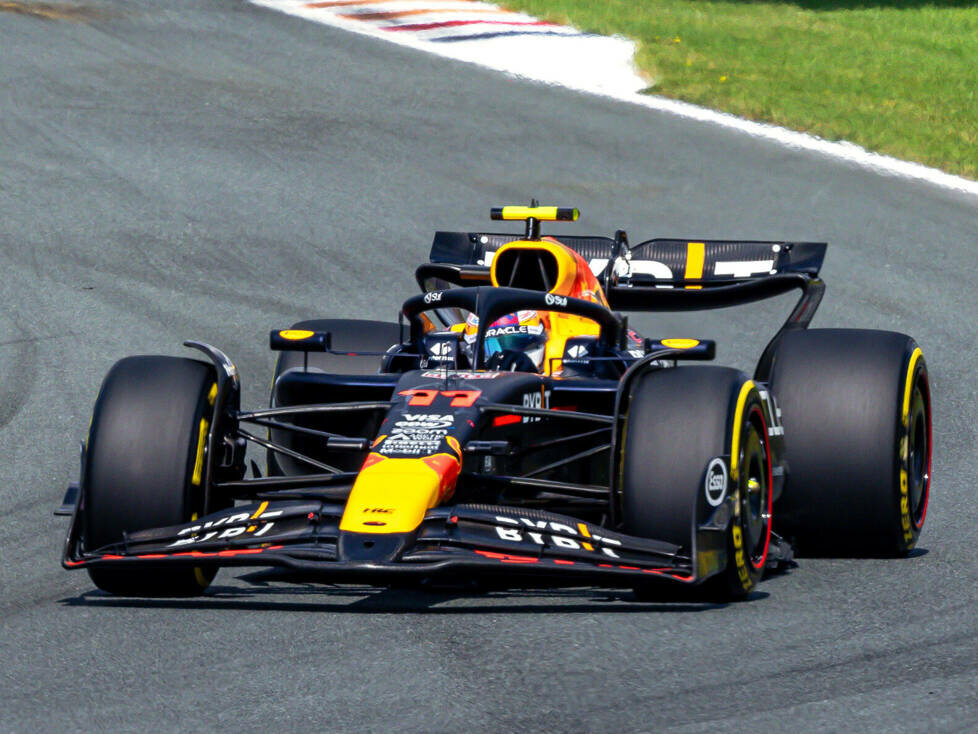 Sergio Perez (Red Bull RB20) beim Formel-1-Rennen in Zandvoort 2024