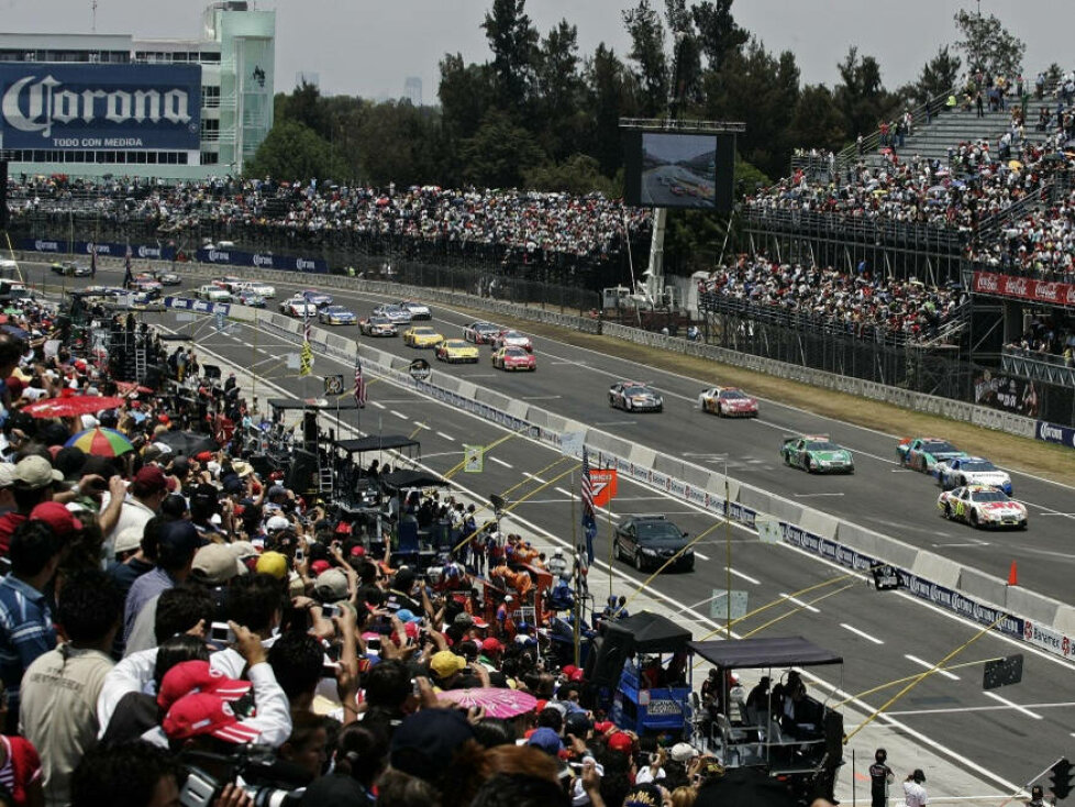 Start der NASCAR Nationwide-Serie 2008 in Mexico City, Mexiko