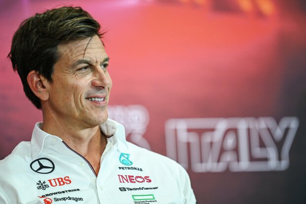 Kimi Räikkönen Toto Wolff ~Kimi Räikkönen und Toto Wolff ~ Kimi Räikkönen Toto Wolff ~Kimi Räikkönen und Toto Wolff ~