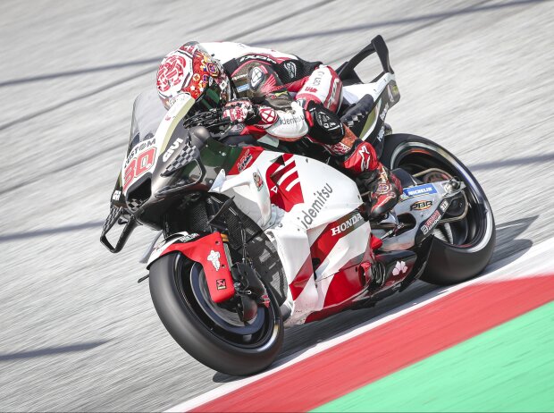 Takaaki Nakagami Takaaki Nakagami