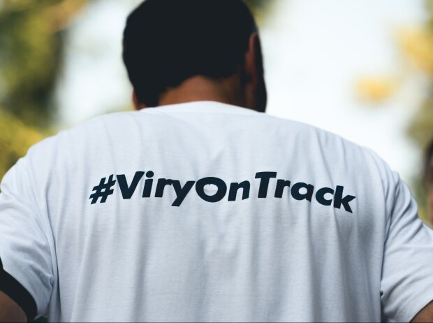 Mit dem Slogan #ViryOnTrack (Viry auf der Piste) setzen sich die Mitarbeiter für den Erhalt des F1-Programms ein Mit dem Slogan #ViryOnTrack (Viry auf der Piste) setzen sich die Mitarbeiter für den Erhalt des F1-Programms ein