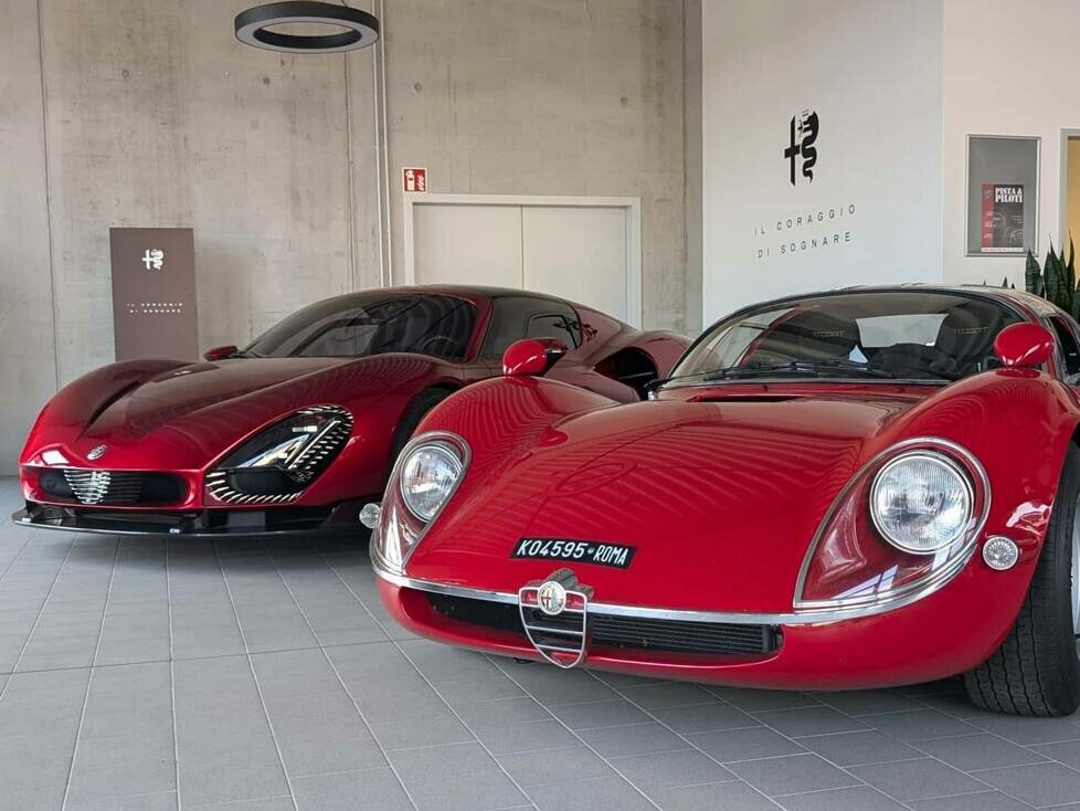 Alfa Romeo 33 Stradale (2024) VS 33 Stradale (1967)