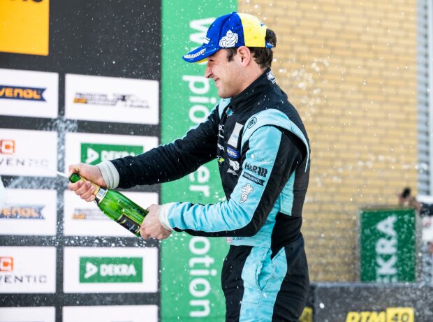 Für seinen Traum vom Motorsport ist Soufi nach Europa gezogen Für seinen Traum vom Motorsport ist Soufi nach Europa gezogen