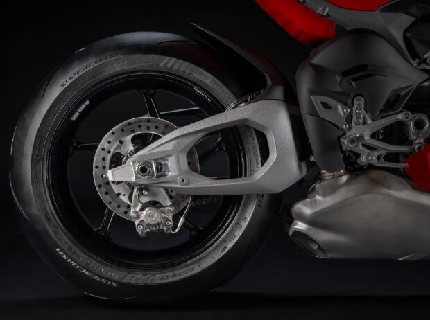 Neue Zweiarmschwinge an der Ducati Panigale V4S Neue Zweiarmschwinge an der Ducati Panigale V4S