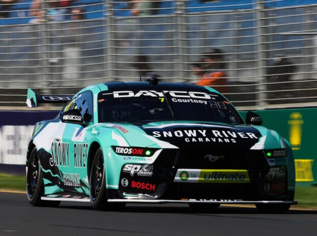 Courtney fährt aktuell einen Ford Mustang des Teams Blanchard Racing Courtney fährt aktuell einen Ford Mustang des Teams Blanchard Racing