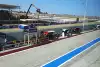 Bild zum Inhalt: Gefährliche Boxengassen-Situation in Misano: Moto2-Bike kracht in Aprilia-Box