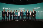 Fernando Alonso (Aston Martin), Adrian Newey, Lawrence Stroll und Lance Stroll (Aston Martin) und die leitenden Angestellten