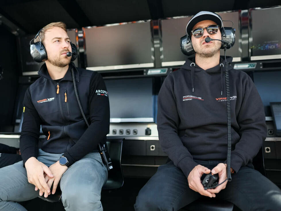 Alles im Blick: Max Wimmer (li.) und Felix Wimmer (re.) koordinieren den Einsatz