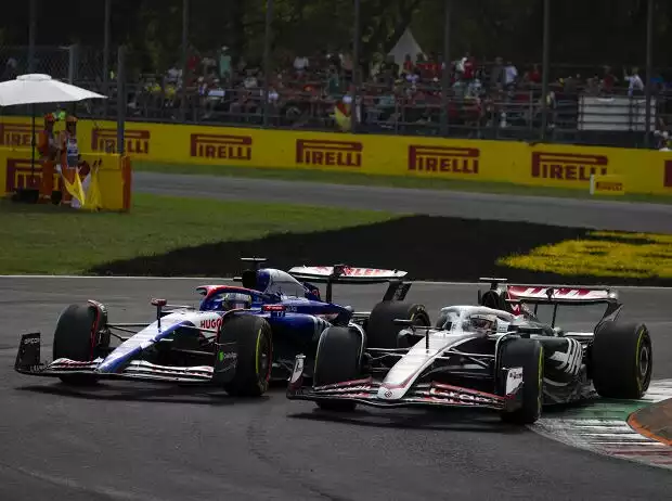 Titel-Bild zur News: Kevin Magnussen (Haas VF-24) und Daniel Ricciardo (Racing Bulls VCARB 01) beim Formel-1-Rennen in Italien 2024