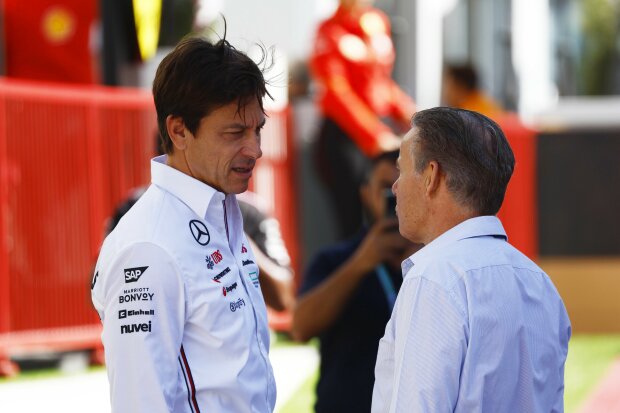 Toto Wolff Chris Vermeulen Max Verstappen Suzuki Suzuki MotoGPRed Bull Red Bull F1 ~Toto Wolff, Chris Vermeulen und Max Verstappen (Red Bull) ~ Toto Wolff Chris Vermeulen Max Verstappen Suzuki Suzuki MotoGPRed Bull Red Bull F1 ~Toto Wolff, Chris Vermeulen und Max Verstappen (Red Bull) ~