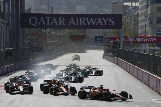 Charles Leclerc Oscar Piastri Sergio Perez Carlos Sainz Max Verstappen Ferrari Ferrari F1McLaren McLaren F1Red Bull Red Bull F1 ~Charles Leclerc (Ferrari), Oscar Piastri (McLaren), Sergio Perez (Red Bull), Carlos Sainz (Ferrari) und Max Verstappen (Red Bull) ~ Charles Leclerc Oscar Piastri Sergio Perez Carlos Sainz Max Verstappen Ferrari Ferrari F1McLaren McLaren F1Red Bull Red Bull F1 ~Charles Leclerc (Ferrari), Oscar Piastri (McLaren), Sergio Perez (Red Bull), Carlos Sainz (Ferrari) und Max Verstappen (Red Bull) ~
