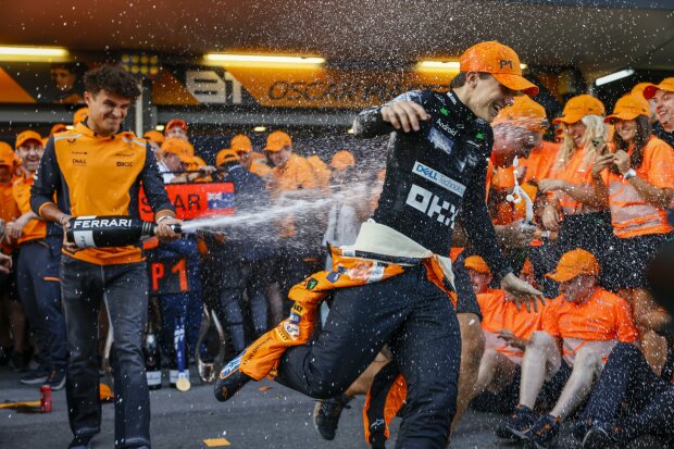 Lando Norris Oscar Piastri McLaren McLaren F1 ~Lando Norris (McLaren) und Oscar Piastri (McLaren) ~ Lando Norris Oscar Piastri McLaren McLaren F1 ~Lando Norris (McLaren) und Oscar Piastri (McLaren) ~