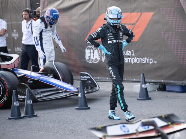 Albon (hinten) machte Russell und Mercedes einen Strich durch die Rechnung Albon (hinten) machte Russell und Mercedes einen Strich durch die Rechnung