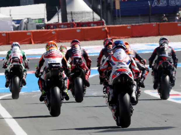 MotoGP-Bikes in der Boxengasse MotoGP-Bikes in der Boxengasse