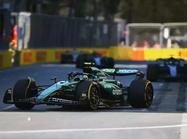 Fernando Alonso im Aston Martin AMR24 beim Formel-1-Rennen in Baku 2024 Titel-Bild zur News: Fernando Alonso im Aston Martin AMR24 beim Formel-1-Rennen in Baku 2024