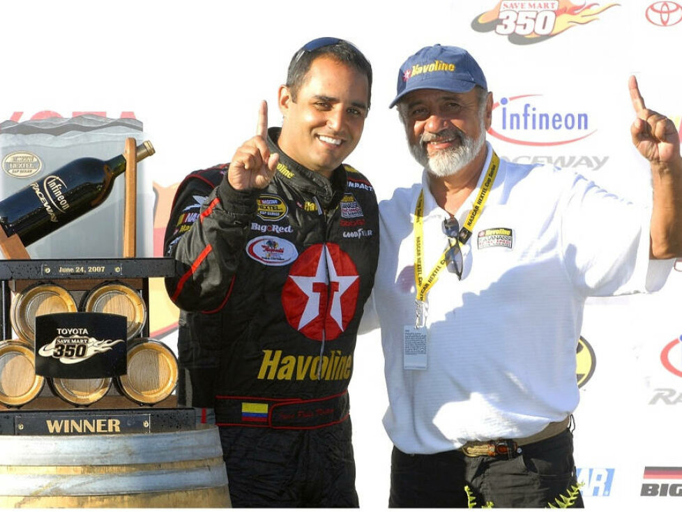 Sonoma 2007: Juan Pablo Montoya feiert seinen ersten Cup-Sieg mit Vater Pablo