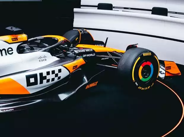 McLaren MCL38 im Formel-1-Sonderdesign für Singapur 2024 Titel-Bild zur News: McLaren MCL38 im Formel-1-Sonderdesign für Singapur 2024