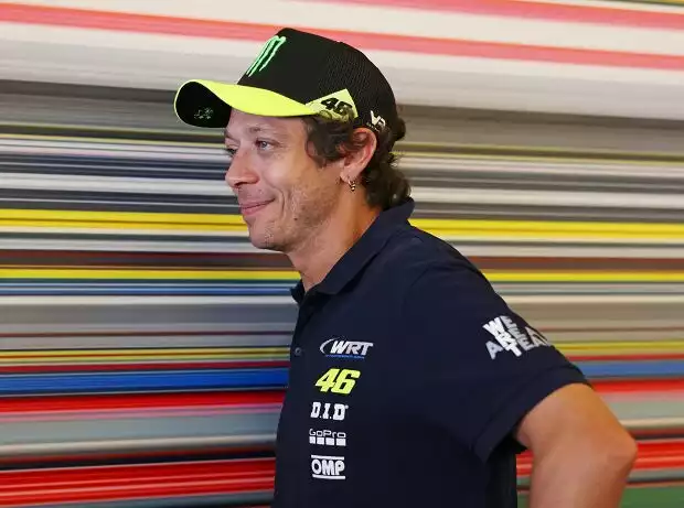 Valentino Rossi wird den BMW M Hybrid in Bahrain am 3. November testen Titel-Bild zur News: Valentino Rossi wird den BMW M Hybrid in Bahrain am 3. November testen