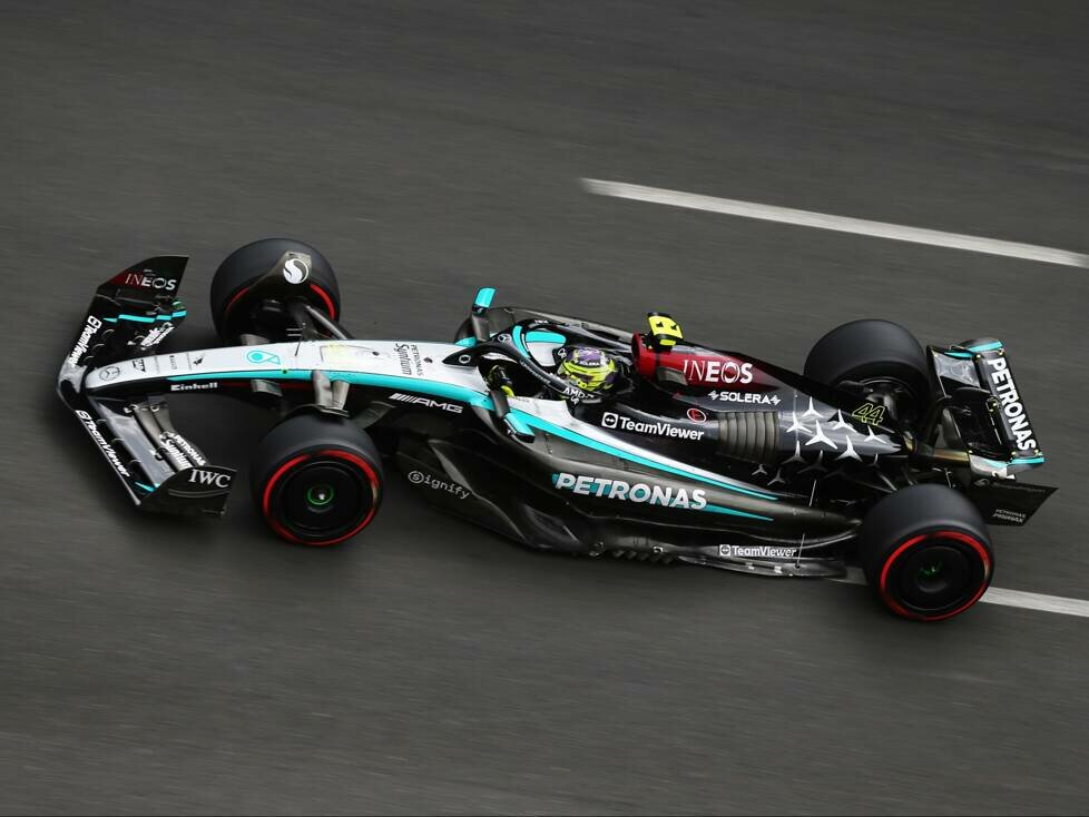 Lewis Hamilton im Mercedes W15 beim Formel-1-Rennen in Baku 2024