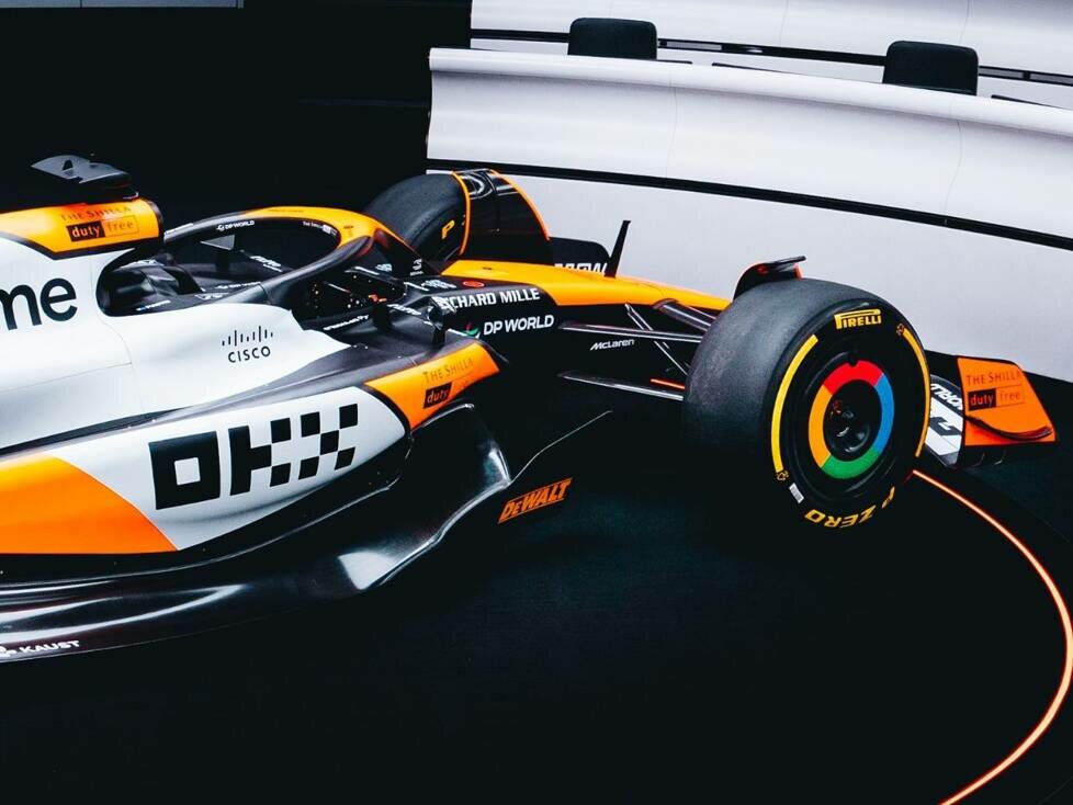 McLaren MCL38 im Formel-1-Sonderdesign für Singapur 2024